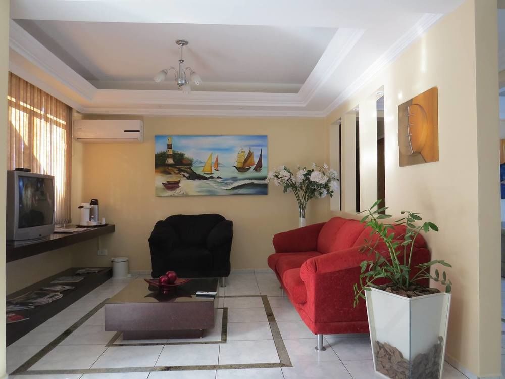 Oyo Hotel Farol Жуасаба Экстерьер фото