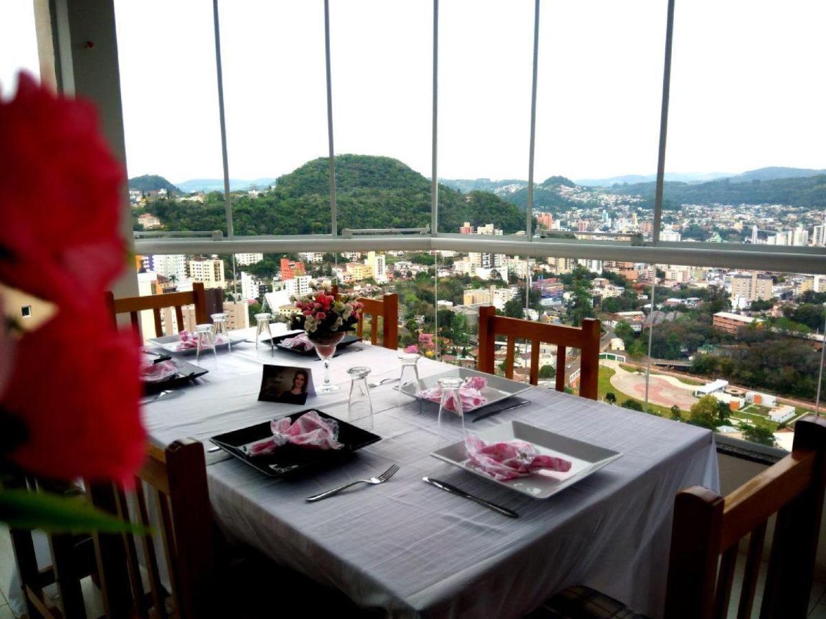Oyo Hotel Farol Жуасаба Экстерьер фото